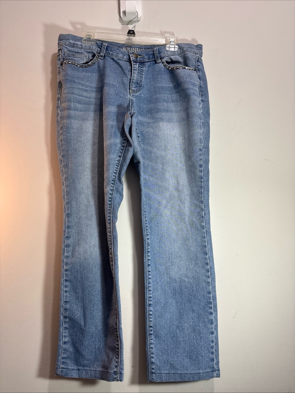 New York & Co Women’s studded Picket Light Blue Women’s Jeans. J-73